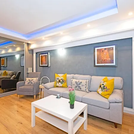 Grand Centre Of Apartment *